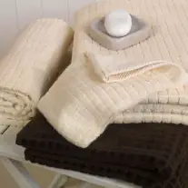 V550 Mosaic Design 100% Cotton Coloured Face Mitt