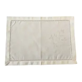 100% Cotton Ivory Napkin With Living Leaves Design - 39 x 28cm