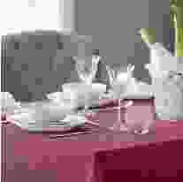 V Polyester Ivy Leaf Design Coloured Bistro Tablecloth