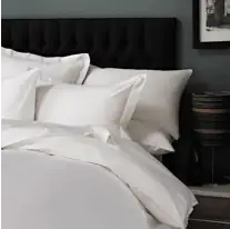 130 thread count cotton rich duvet cover with four pillows